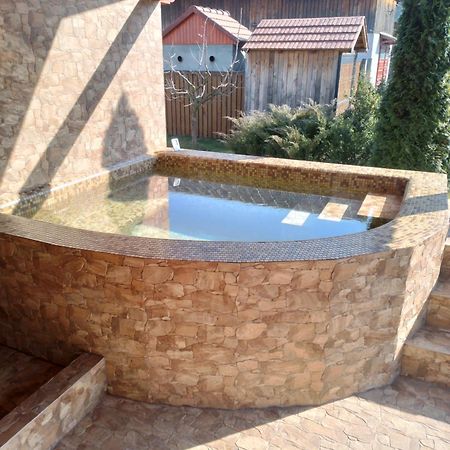Timi Kulcsoshaz Hotell Lăzarea Exteriör bild