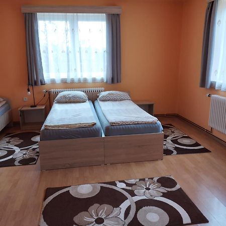 Timi Kulcsoshaz Hotell Lăzarea Exteriör bild