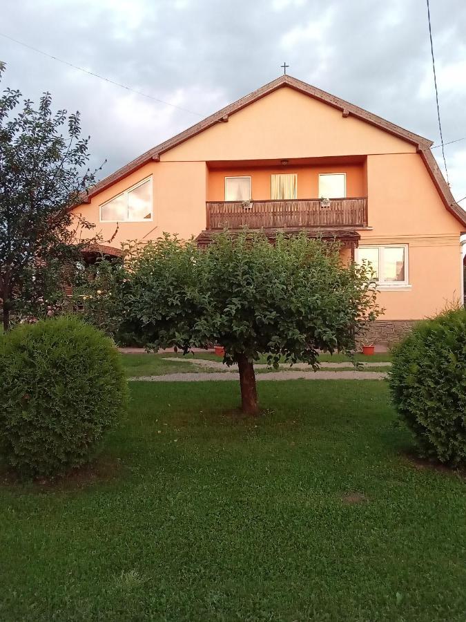 Timi Kulcsoshaz Hotell Lăzarea Exteriör bild