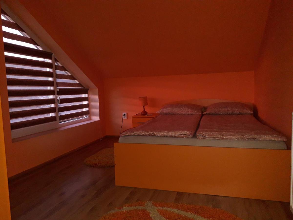 Timi Kulcsoshaz Hotell Lăzarea Exteriör bild